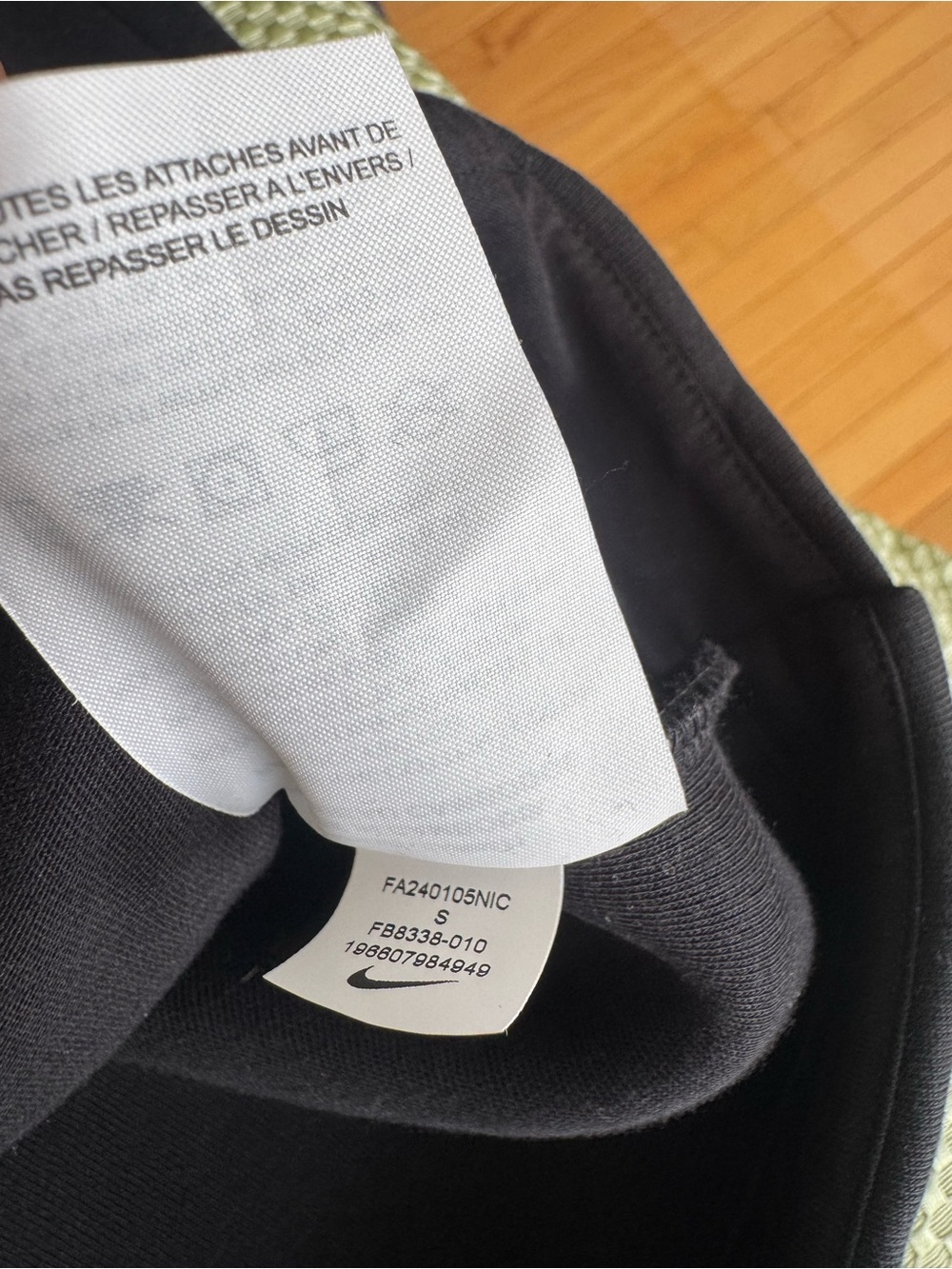 Nike  Ladies Small Black Fitted Full-Zip Hoodie  with Zip Pocket Jacket. NWOT - Picture 10 of 10